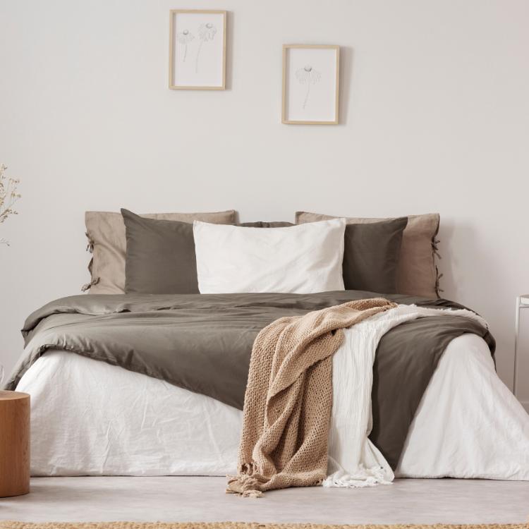 Czy wiesz, jaka powinna być sypialnia idealna? (Fot. iStock)