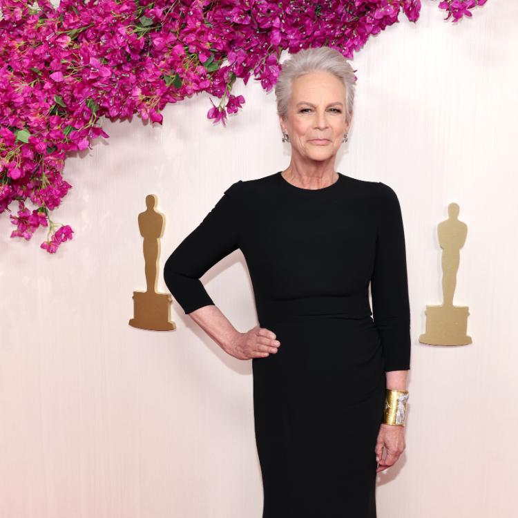 Jamie Lee Curtis w sukni Dolce & Gabbana (Fot. Variety/Contributor/Getty Images)