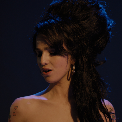 Marisa Abela w filmie „Back to Black. Historia Amy Winehouse” w reżyserii Sam Taylor-Johnson (Fot. Focus Features/Zuma Press/Forum)