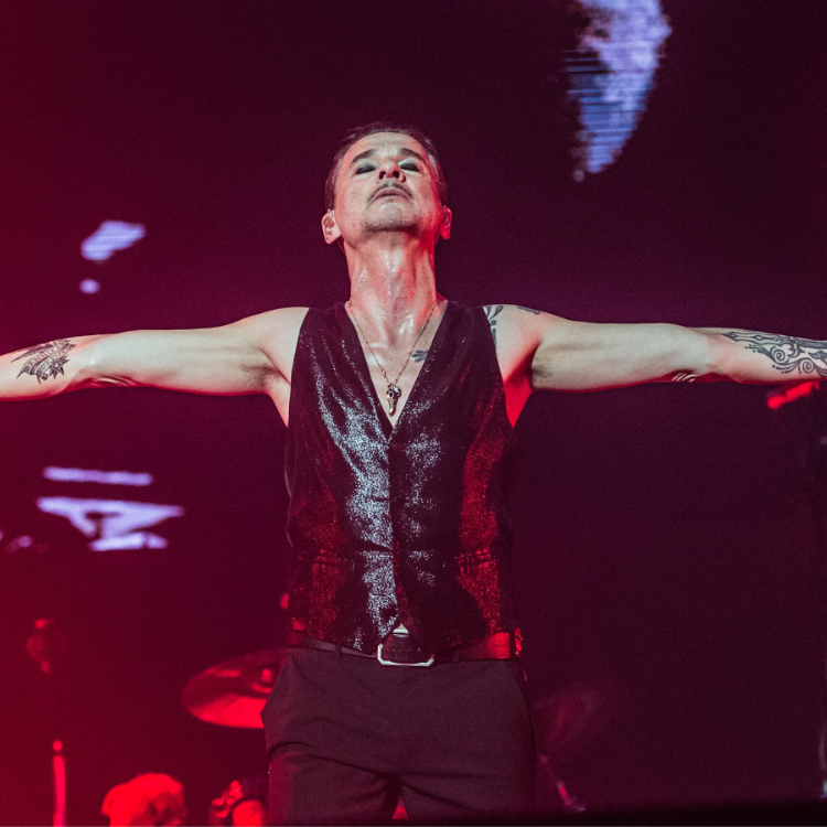Dave Gahan (na zdjęciu) i Martin Gore z zespołu Depeche Mode wracają na scenę. W 2023 roku grupa zagra dwa koncerty w Polsce: 2 sierpnia w Warszawie i 4 sierpnia w Krakowie. (Fot. Brian Rasic/WireImage/Getty Images)