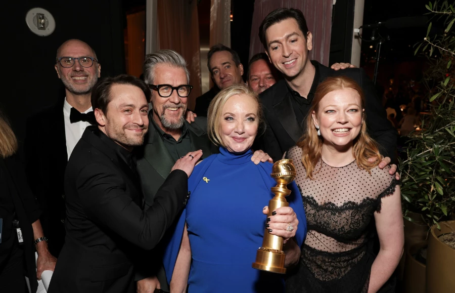 Twórcy nagrodzonego czteroma Złotymi Globami serialu „Sukcesja” (Fot. Todd Williamson/CBS/Getty Images)
