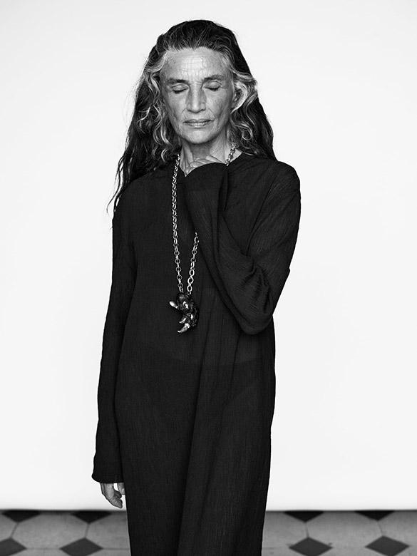 Ángela Molina w kampanii kolekcji „Thirteen Pieces” Zary (Fot. Zara/materiały prasowe)