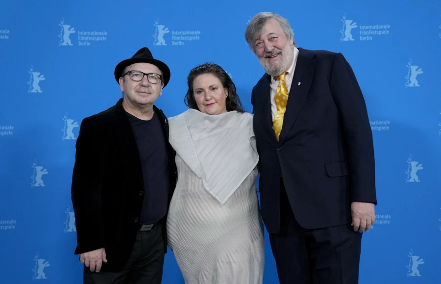 Obsada filmu „Treasure”: Zbigniew Zamachowski, Lena Dunham i Stephen Fry (Fot. Ebrahim Noroozi/East News)