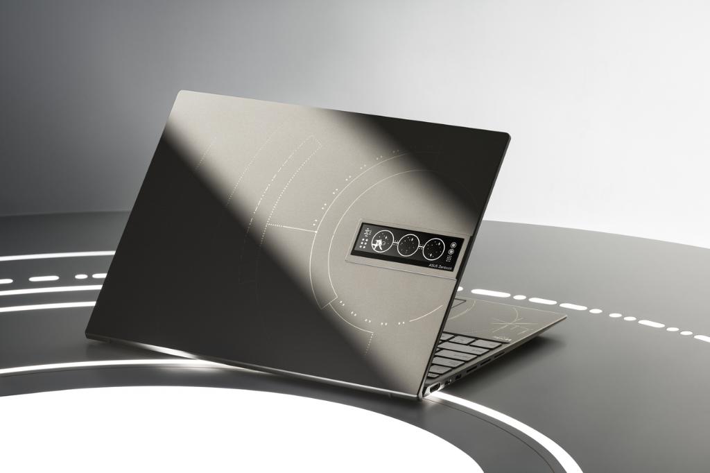 Laptop ASUS Zenbook 14X OLED Space Edition UX5401 (Fot. materiały prasowe)
