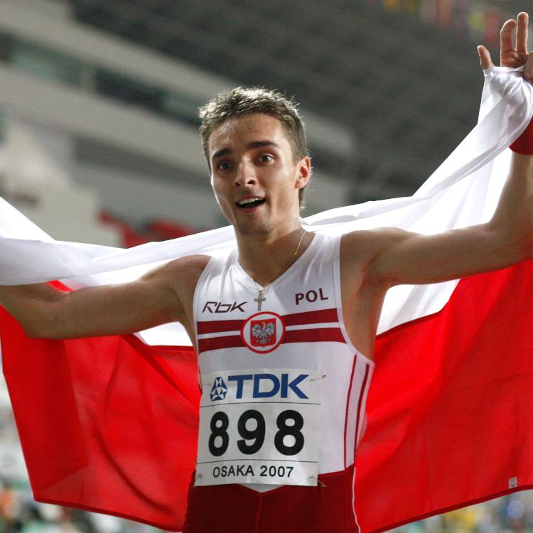 Marek Plawgo świętuje zdobycie trzeciego miejsca w finale biegu na 400 metrów przez płotki mężczyzn na 11. Mistrzostwach Świata IAAF w Osace (Fot. Dylan Martinez/Reuters/Forum)