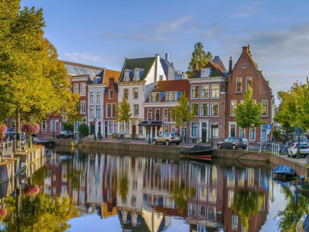  To właśnie w Lejdzie, która należy do najstarszych niderlandzkich miast, w 1969 roku urodził się Rembrandt. (Fot. iStock)