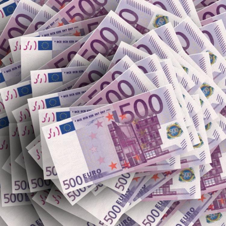 Na korzystny kurs euro może liczyć dziś każdy. Niezależnie od tego ile, jak często i w jaki sposób wymieniamy walutę. (fot. materiały prasowe) 