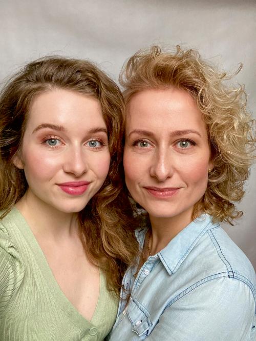 Aneta Kacprzak, makijażystka i stylistka fryzur, stworzyła własną markę akcesoriów Kacase, firmę prowadzi z córką Alicją. (Fot. Ania Powałowska)
