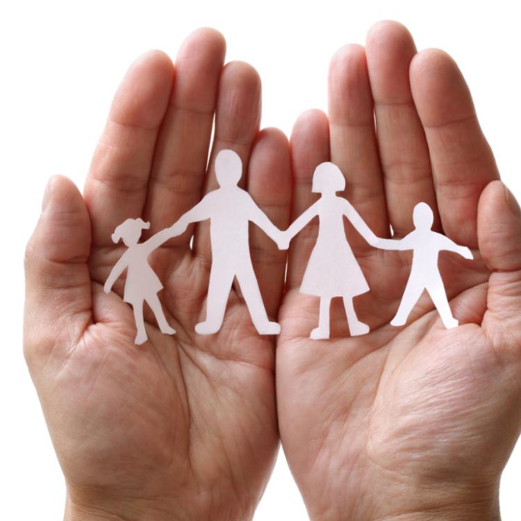 W krajach, gdzie promuje się partnerski model rodziny dzietność jest większa (Fot. iStock)