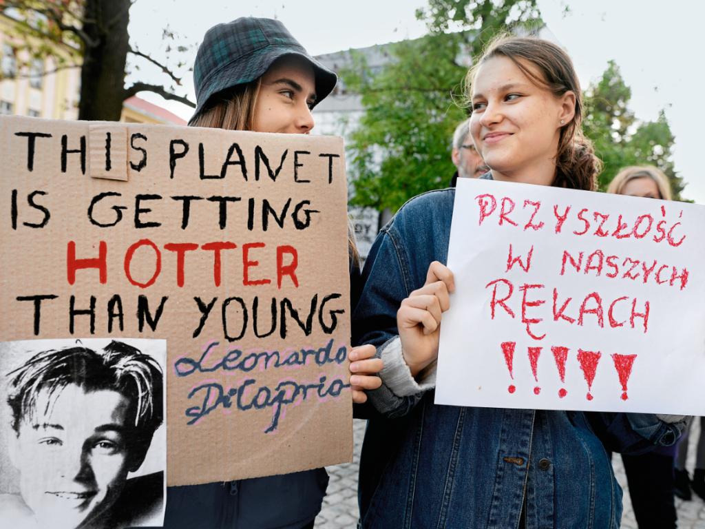  Młodzieżowy Strajk Klimatyczny w Olsztynie, plac Jana Pawła II. (Fot. Robert Robaszewski, Agencja Gazeta)