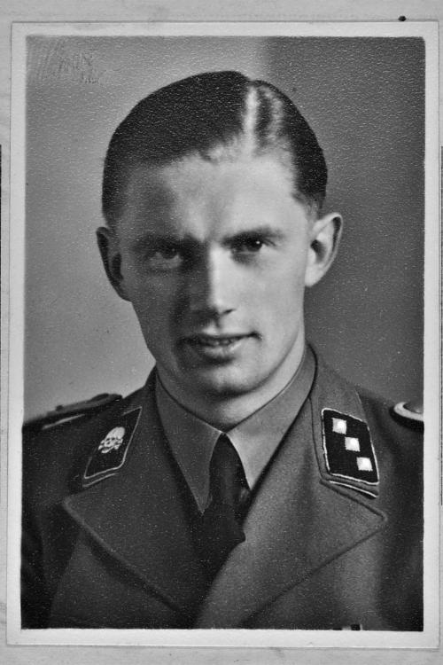 Alexander Herrmann w mundurze SS (zdjęcie z centralnego niemieckiego archiwum wojskowego)