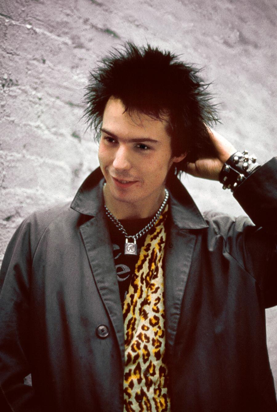 Simon John Ritchie, lepiej znany jako Sid Vicious, basista punkrockowego zespołu Sex Pistols, 1977 r. (Fot. Adrian Boot/urbanimage.tv)