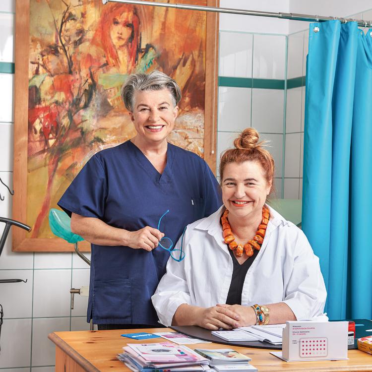 Jolanta i Beata Wróbel razem prowadzą gabinet ginekologiczny w Dąbrowie Górniczej i nagrywają podcast Siostry Ginekolożki. (Fot. Radosław Kaźmierczak)