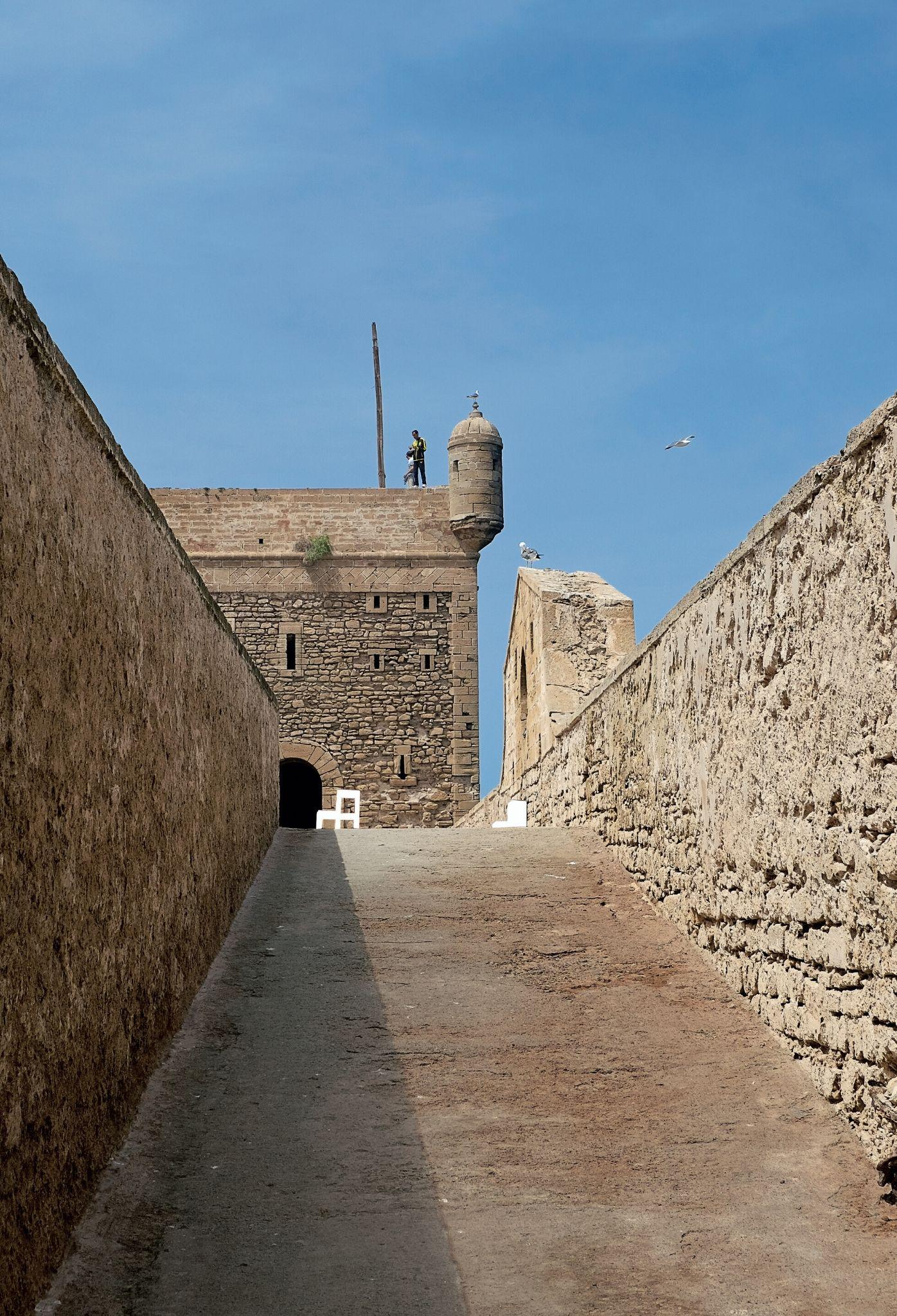 Urzekająca symetria nadmorskiego bastionu z połowy XVIII wieku, mającego bronić bogaty port Essaouiry przed atakiem od strony Oceanu Atlantyckiego. (Fot. Anna Janowska)