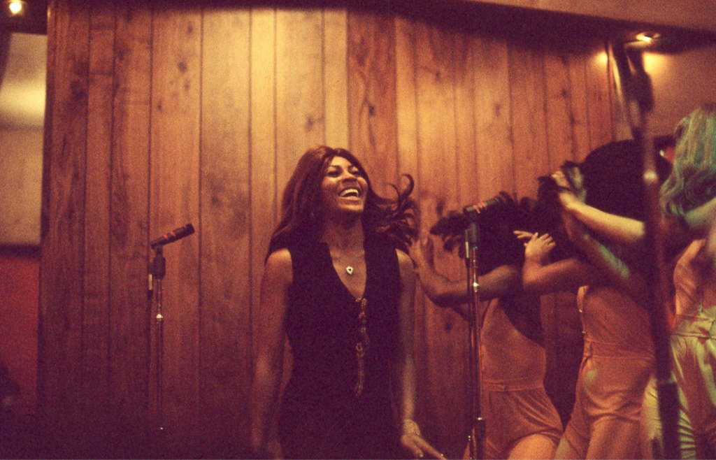Tina Turner stała się w kulturze masowej symbolem siły. Przez fanów postrzegana jest jako ikona nieugiętości, nawet w obliczu przeciwieństw losu. (Fot. materiały prasowe)