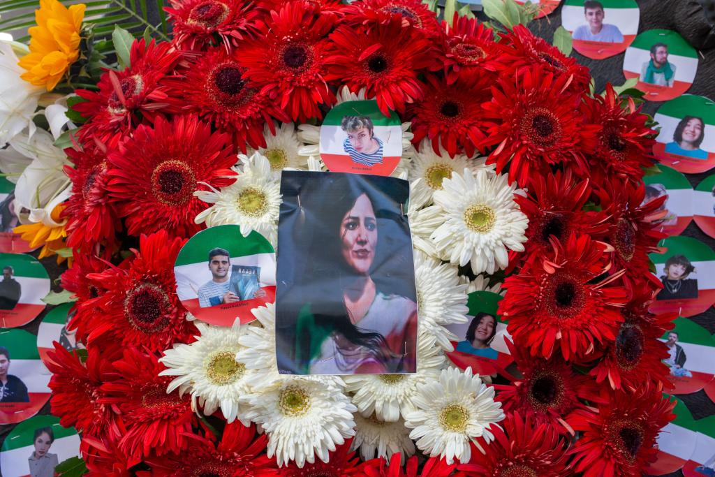 Śmierć Mashy Amini w Iranie wzbudziła falę protestów na całym świecie. (Fot. Forum)