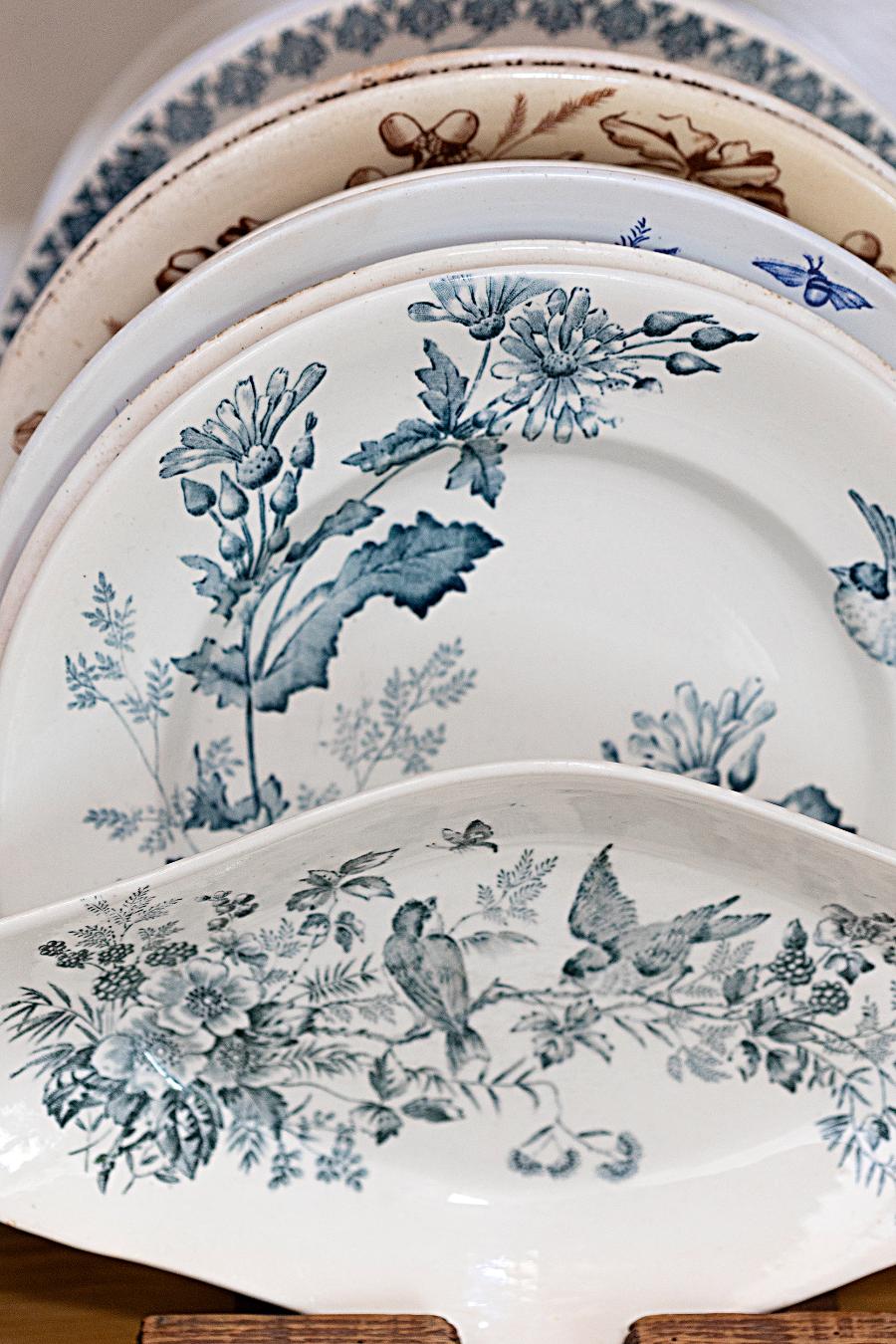Alexandra kolekcjonuje starą francuską porcelanę. Większość jej zbiorów pochodzi z instagramowego sklepu Belle Epoque Art. (Fot. proksaphotography.com)