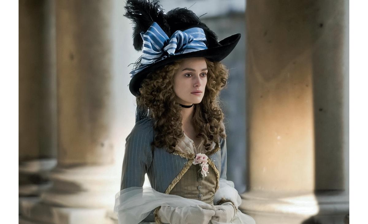  Keira Knightley jako Georgiana Spencer, żyjąca w XVIII w. daleka krewna księżnej Diany, w filmie \