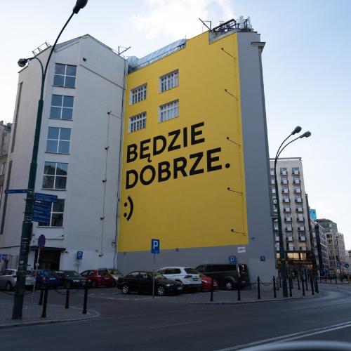 Jeden z czterech murali wykonany przez Agencję Good Looking Studio ma podnieść Polaków na duchu w tym trudnym czasie. (Fot. Agencja Forum)
