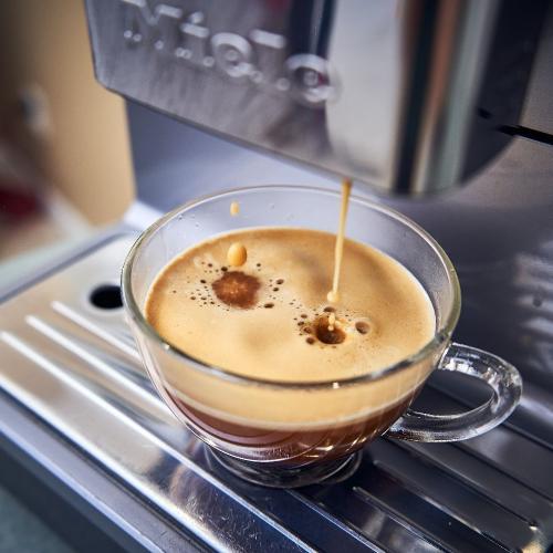 Ekspresy do kawy stały się już stałym elementem nowoczesnych kuchni. (Fot. materiały partnera)