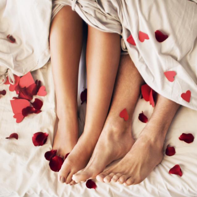 Związek z jednym partnerem nie musi oznaczać seksualnej nudy. (fot. iStock)