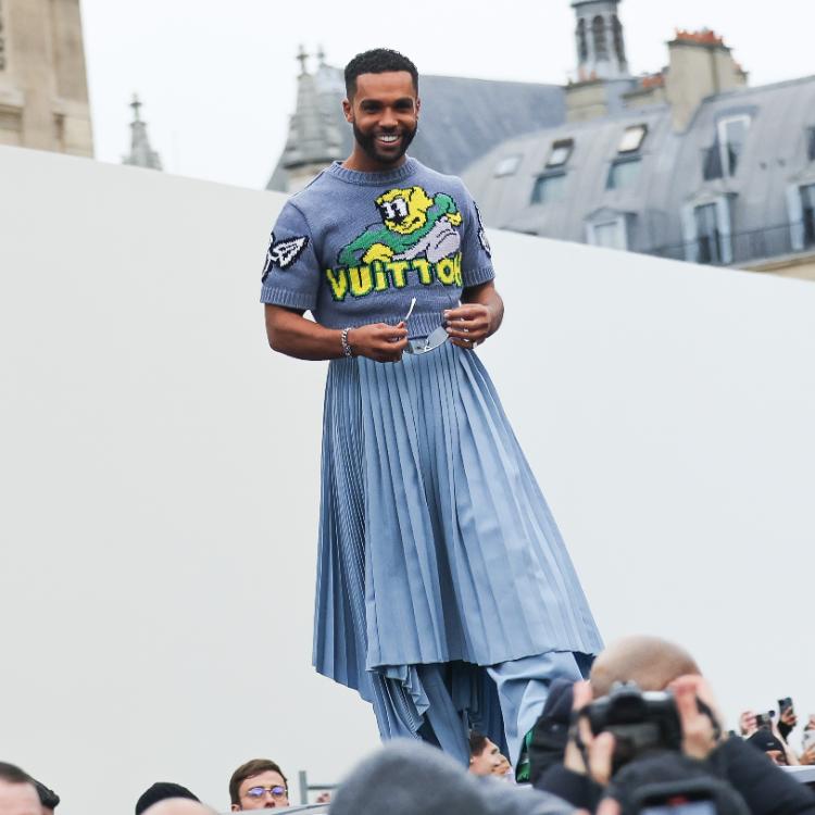 Lucien Laviscount na pokazie Louis Vuitton w Paryżu (Fot. Jacopo Raule/GC Images/Getty Images)