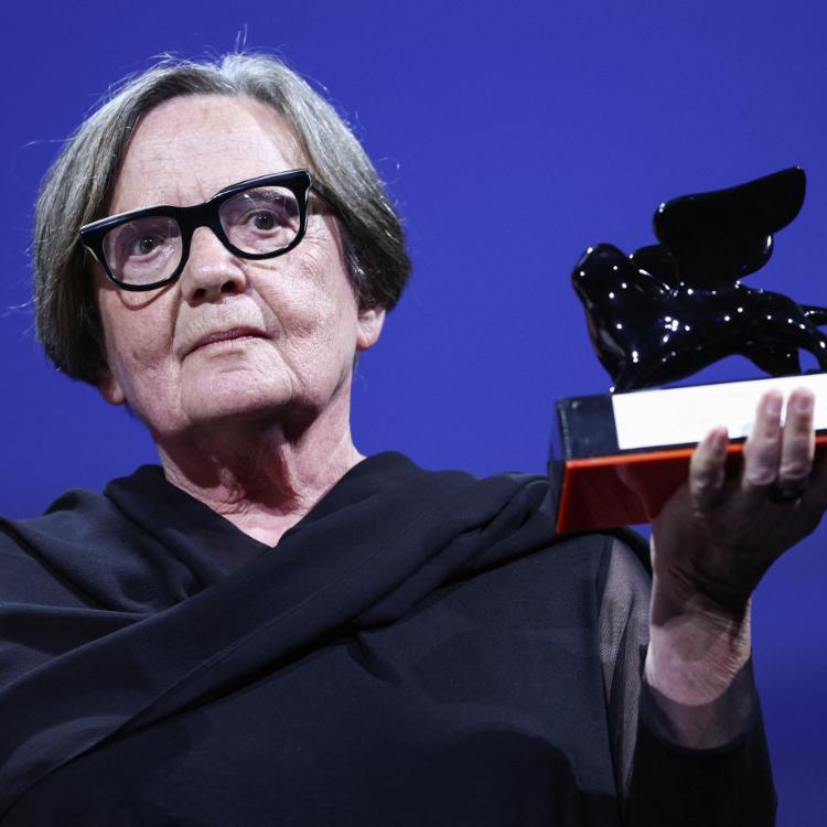 Agnieszka Holland z Nagrodą Specjalną Jury 80. Międzynarodowego Festiwalu Filmowego w Wenecji (Fot. Gugliemo Mangiapane/Reuters/Forum)