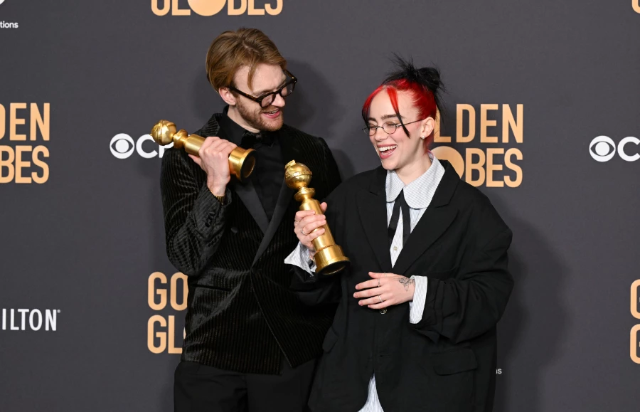 Billie Eilish i Finneas O’Connell (Fot. Gilbert Flores/Golden Globes 2024/Getty Images)