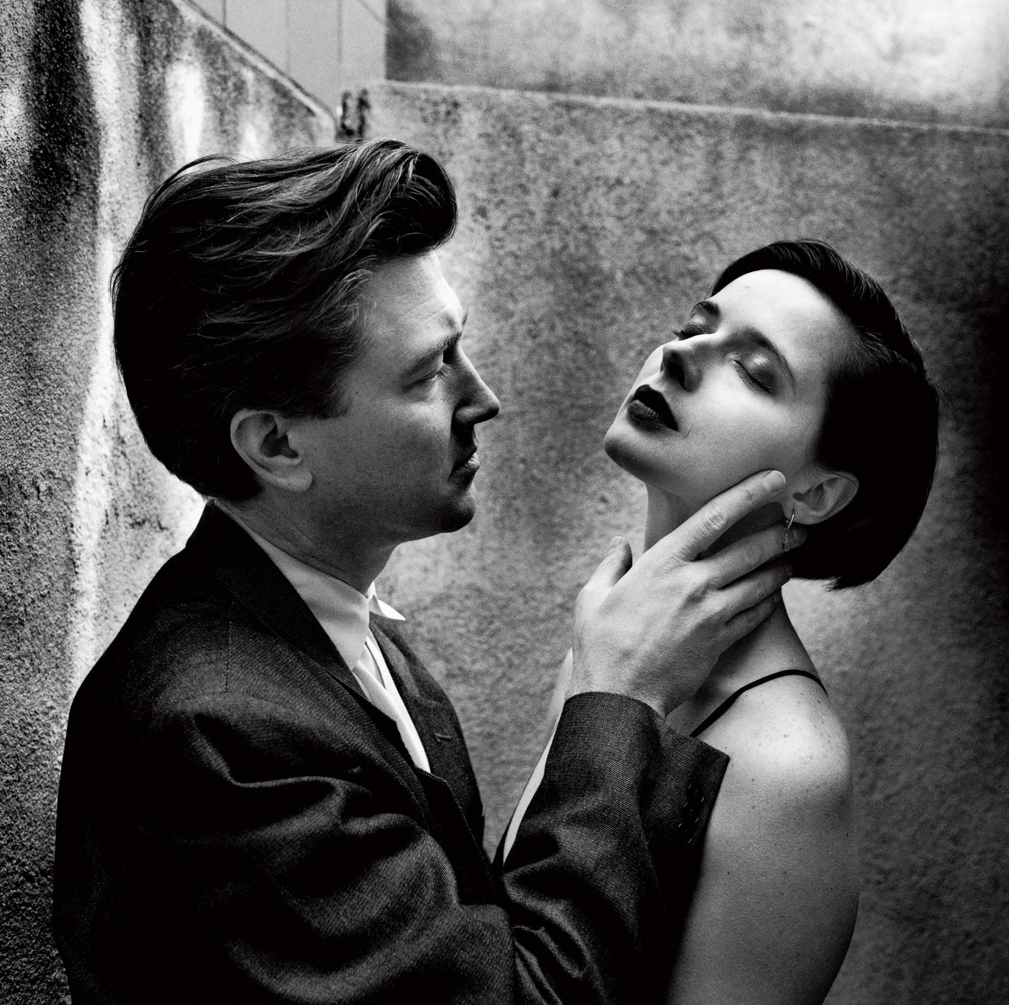 „David Lynch and Isabella Rossellini”, Los Angeles (1988). (Fot. materiały prasowe/Helmut Newton Estate)