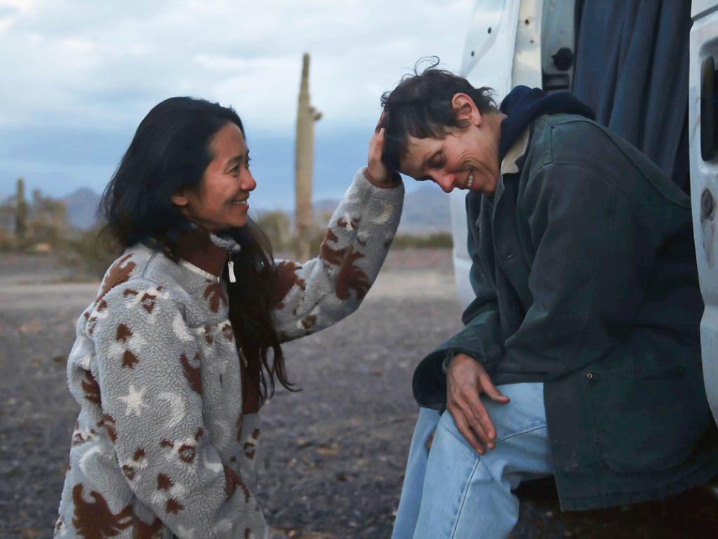 Chloé Zhao i Frances McDormand na planie filmu „Nomadland” (Fot. BEW Photo)