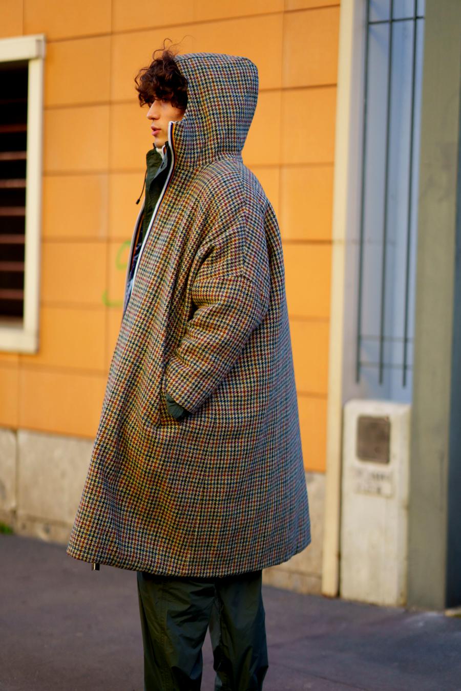 Kurtki na zimę, Streetstyle Mediolan (Fot. Spotlight. Launchmetrics/Agencja FREE)