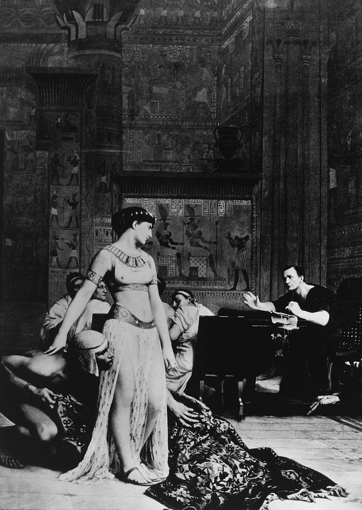 Jean-Leon Gerome, Kleopatra i Juliusz Cezar (1966) (Fot. Universal History Archive/Universal Images Group via Getty Images)
