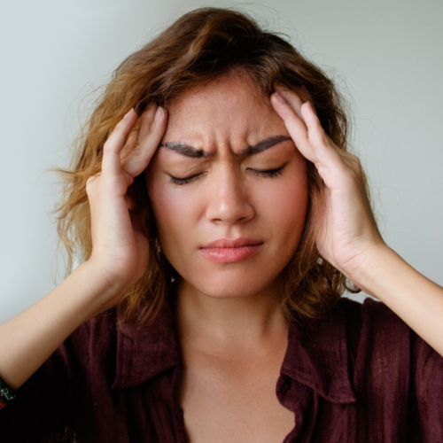 Receptą na napięciowy ból głowy jest rozluźnienie. Nie ma jednej recepty na to, jak ulżyć napiętym mięśniom. Warto wypróbować wiele sposobów. (Fot. iStock)